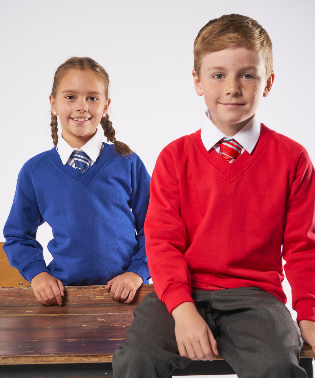 MD02B Kids Coloursure™ v-neck sweatshirt