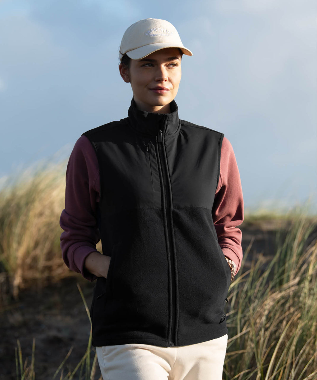 NP018 Highland - Fashionable yoke fleece vest