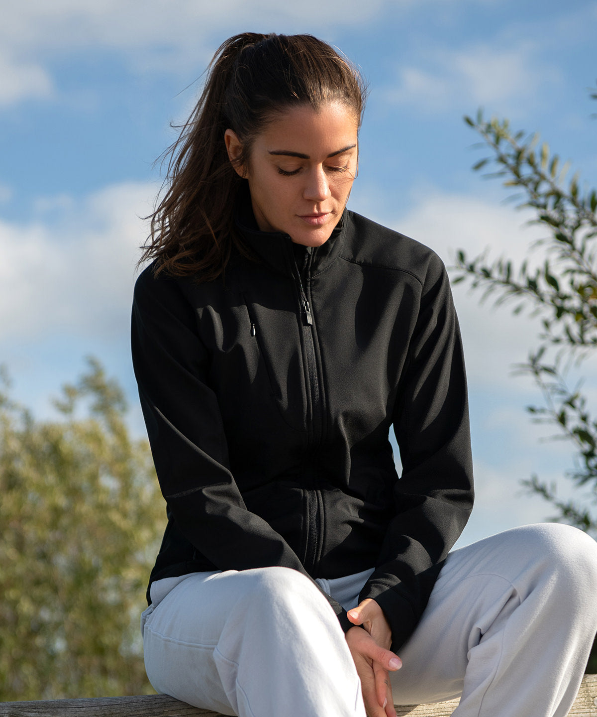 NP12F Women’s Livingston – 4-way stretch softshell