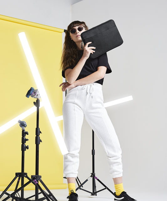 BG067 Essential 13" laptop case