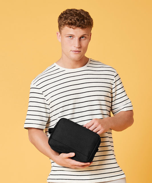 BG277 Recycled essentials wash bag