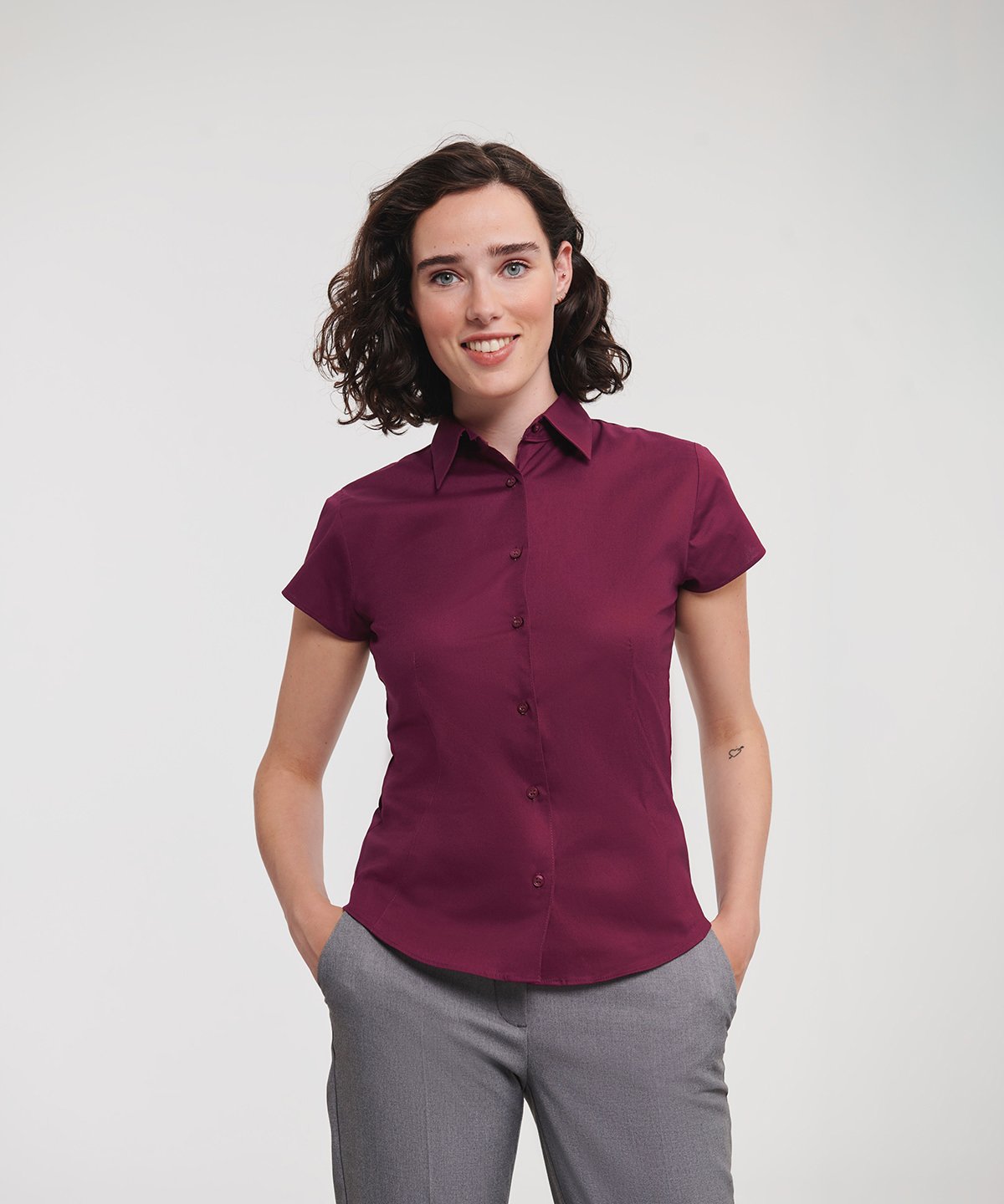 J947F  Women's short sleeve easycare fitted stretch shirt
