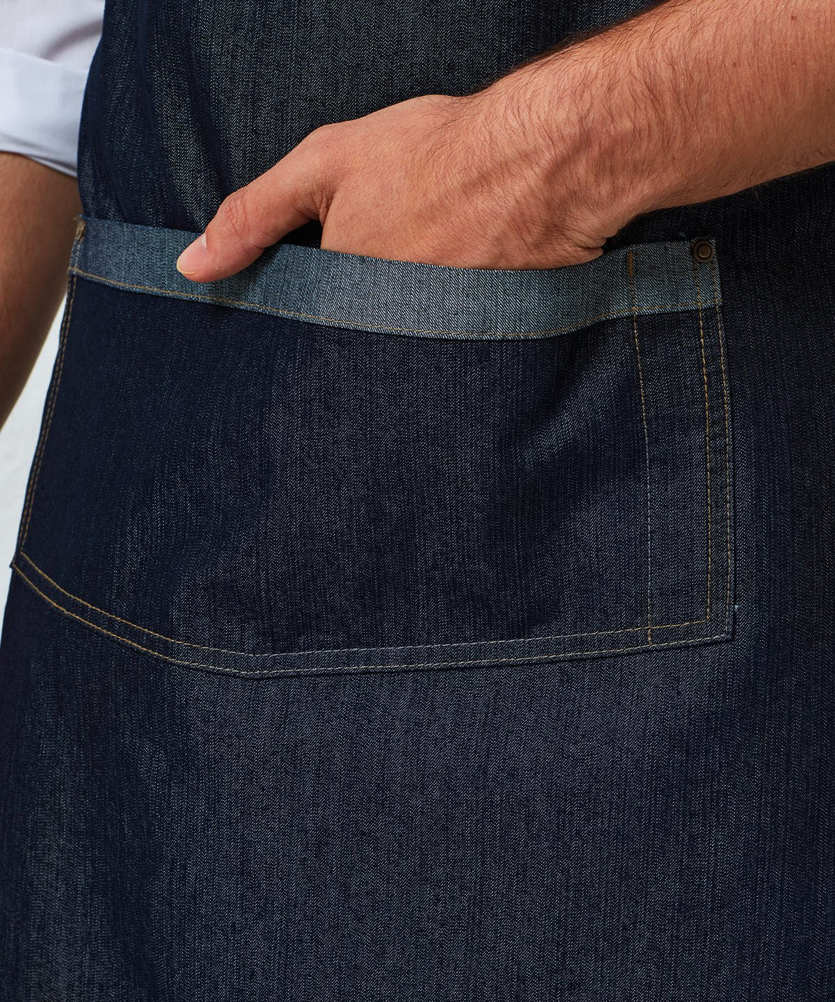 PR127 Domain contrast denim bib apron
